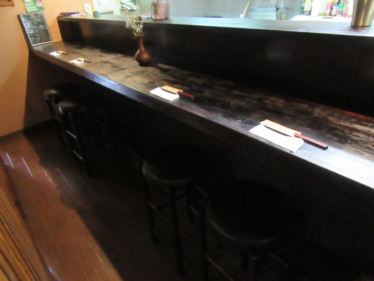 Counter seat