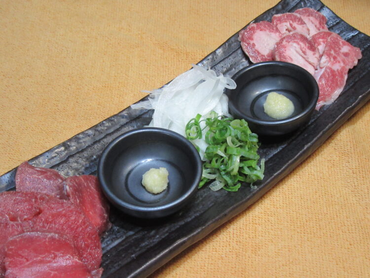 天然霜降り＆赤身 Using natural marble meat ＆lean meat